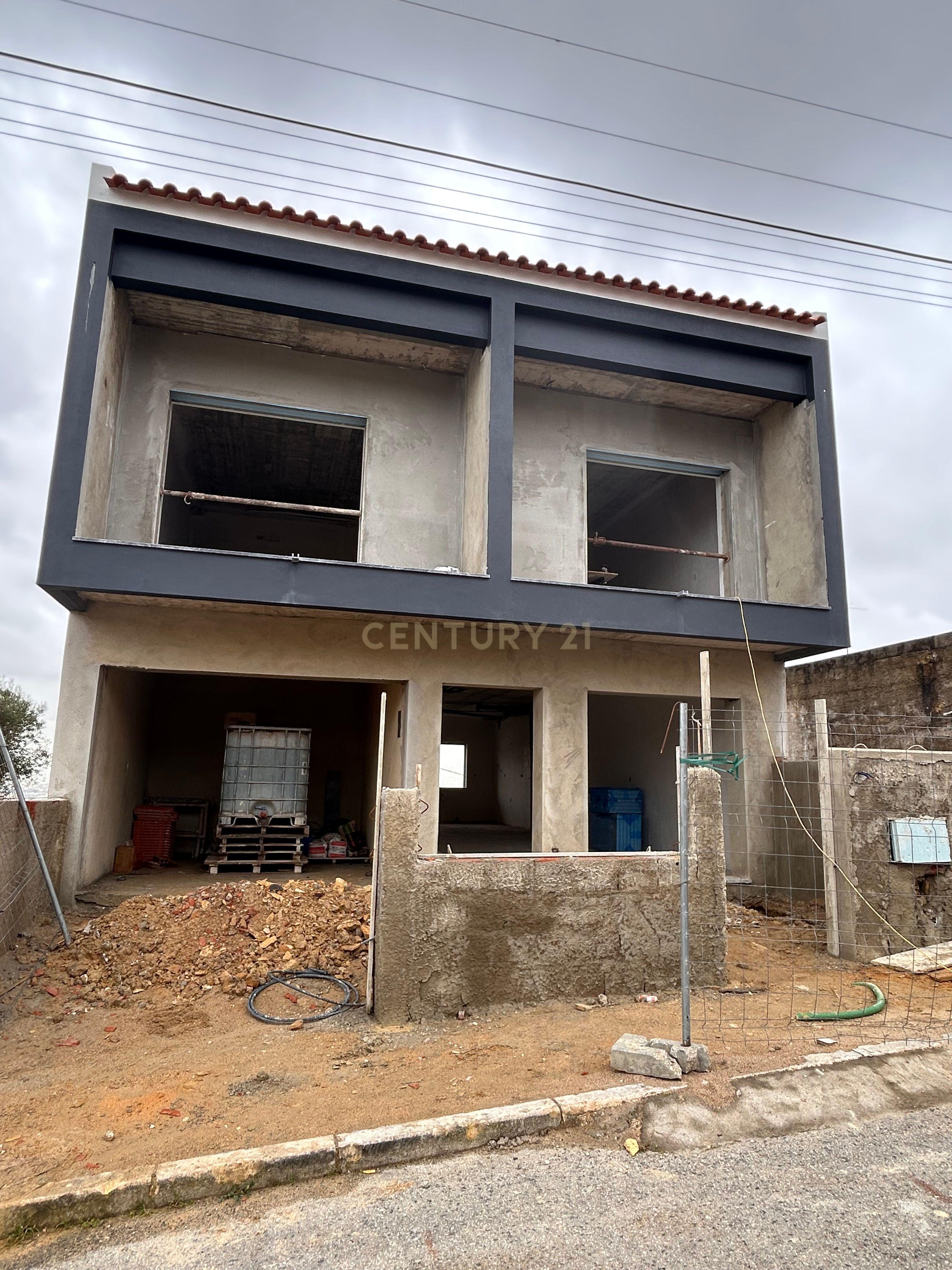Moradia Nova em Construção no Bairro do Girassol - Image 2